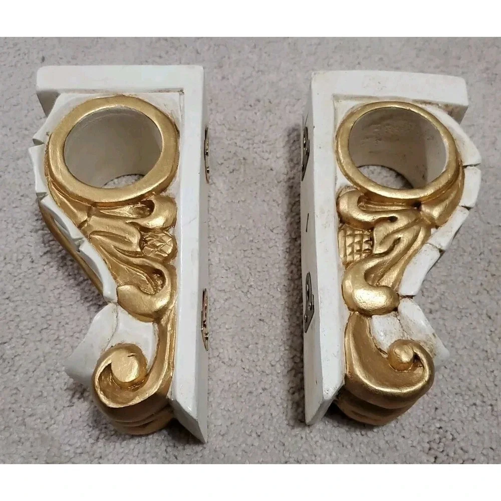 The Unbranded Brand vintage carved